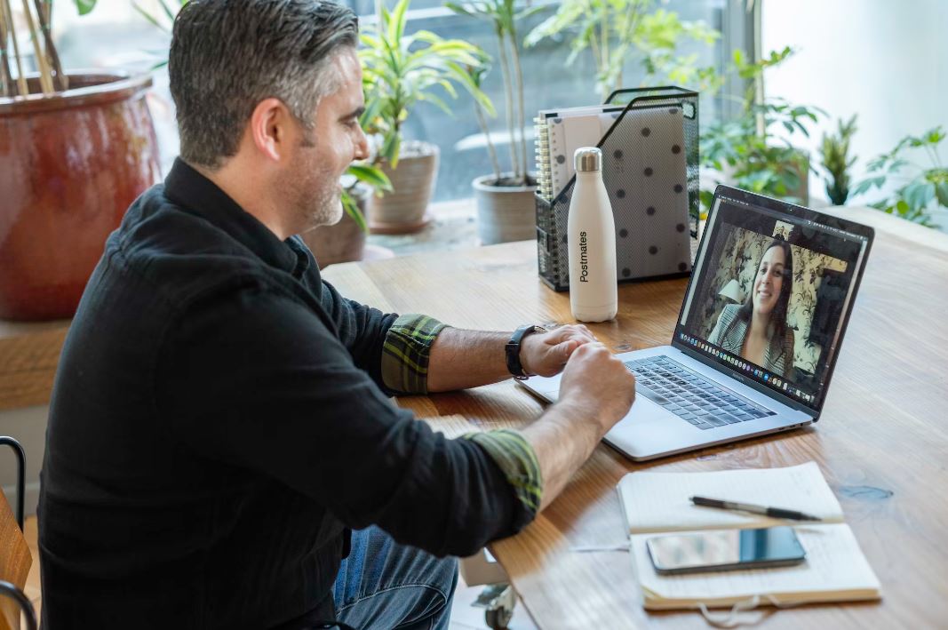 entretien virtuel en visioconférence